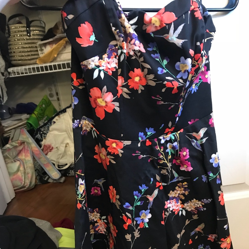 🌸 STRAPLESS FLORAL MINI DRESS🌸
